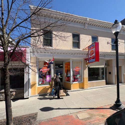 Tommy Decelle - storefront